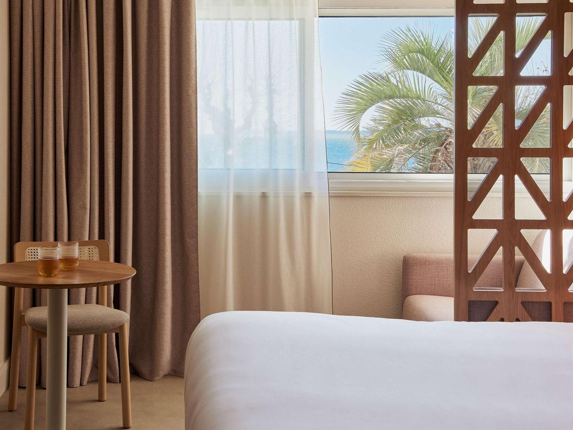 Mercure Saint Raphael Centre Plage Exterior photo